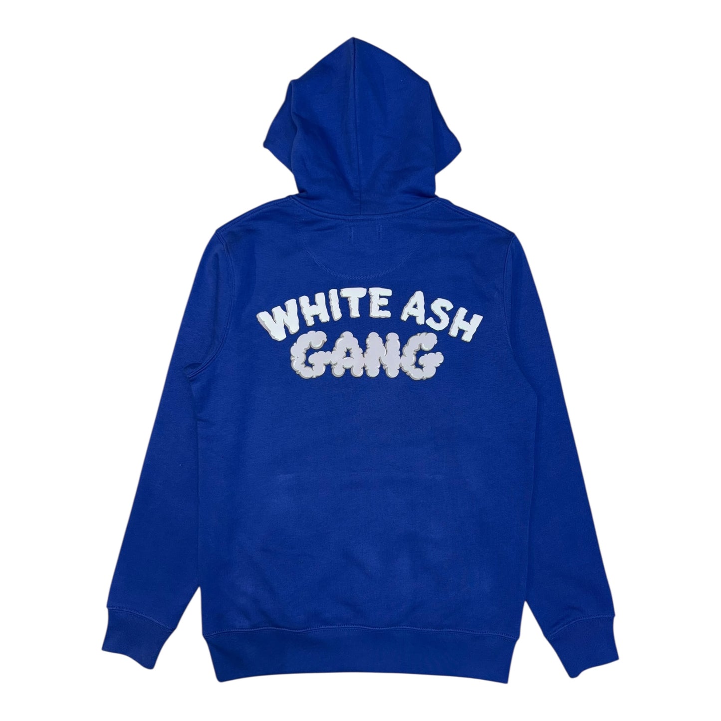 Hoodie Magic King White Ash Gang bleu royal avec logo joint Magic devant et imprimé White Ash Gang dans le dos. Confort et style premium. Design dos.