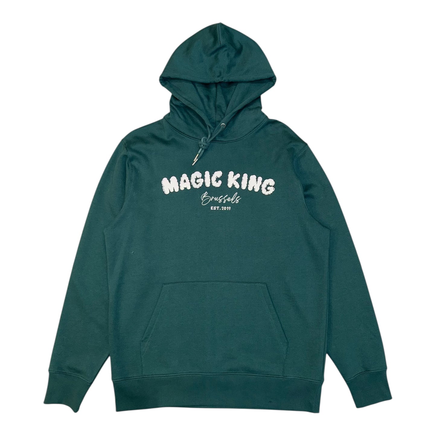 Hoodie MK vert – Magic King Brussels Since 2019, coton bio, broderie emblématique, coupe droite, style streetwear.
