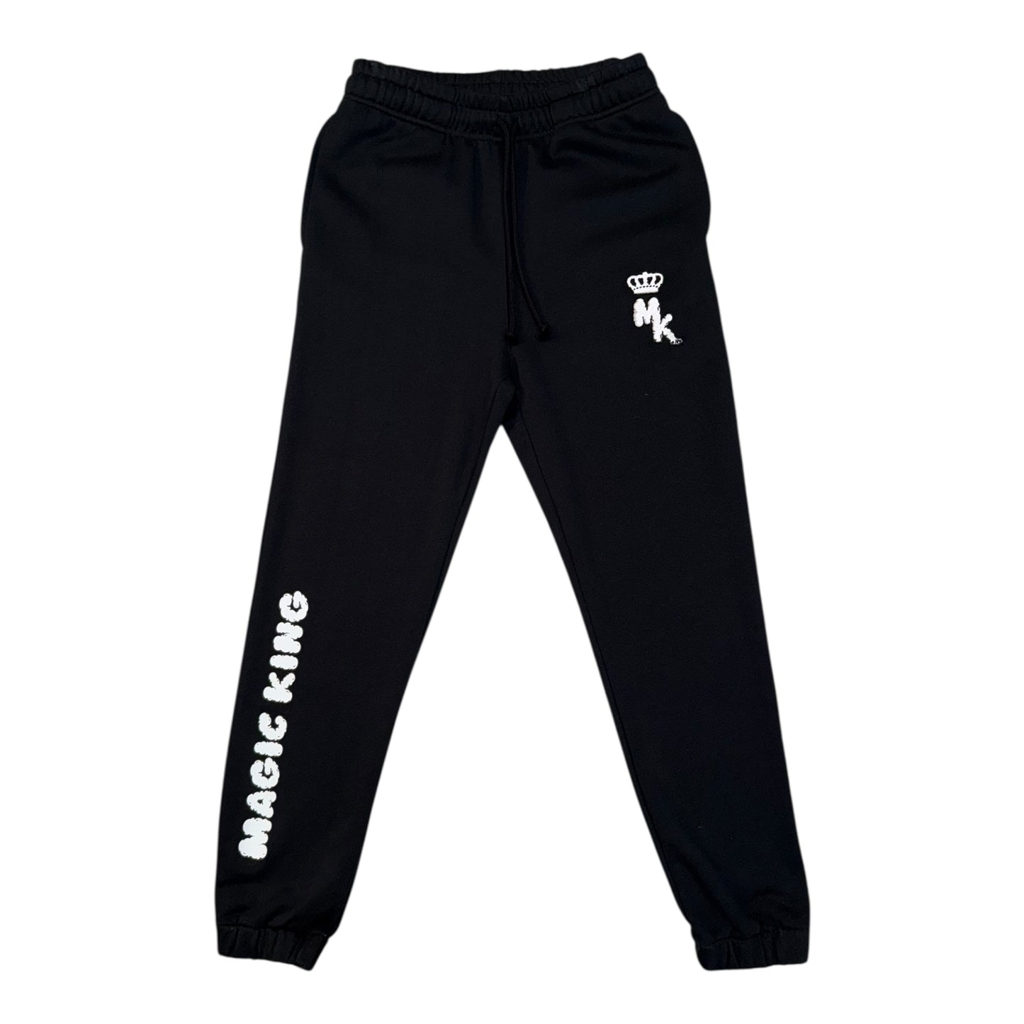 Jogger noir MK Classic – Magic King Brussels, coton bio, coupe fuselée, broderie discrète, style streetwear haut de gamme.
