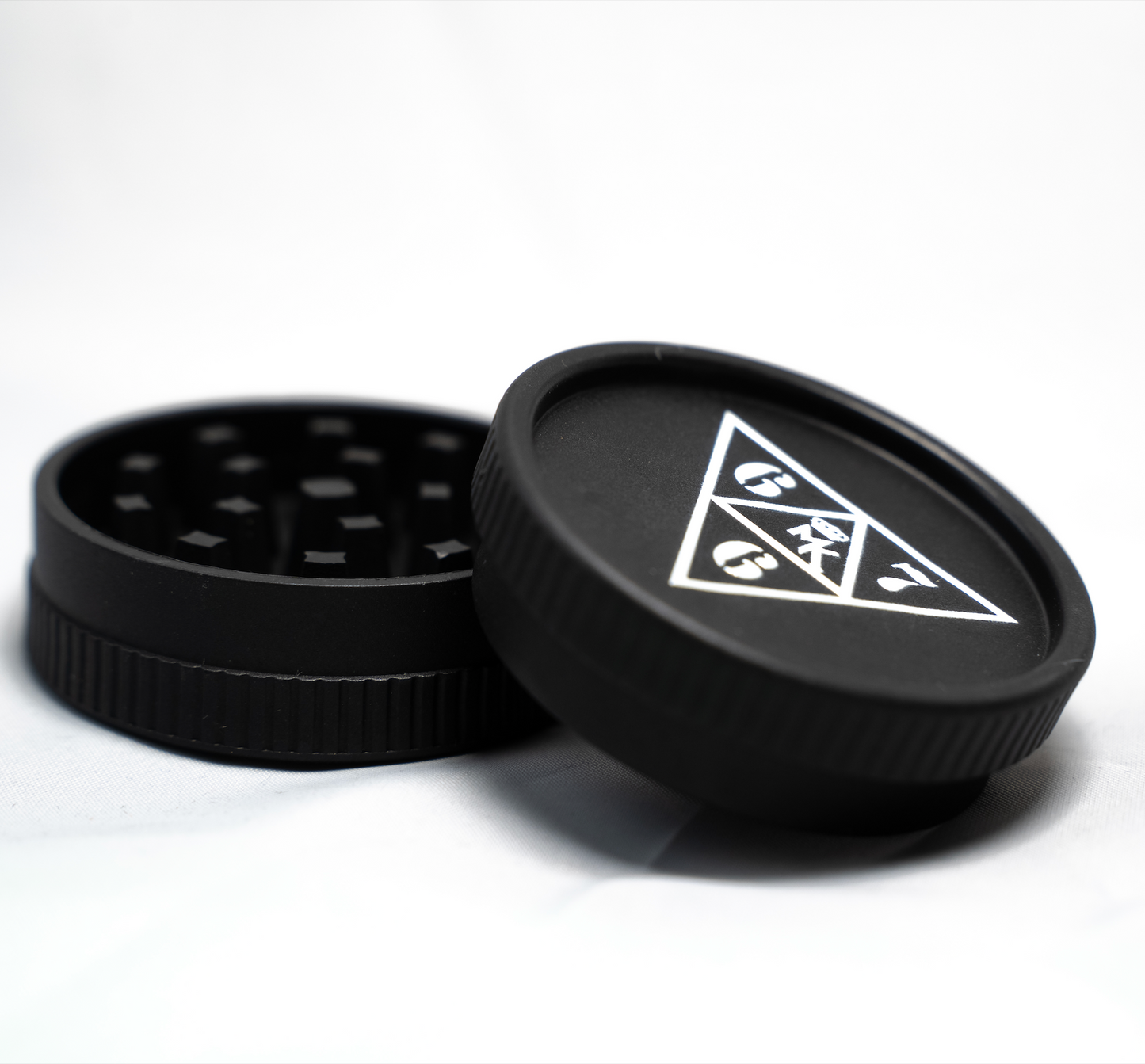 MK x 667 - Hemp Grinder "Black"