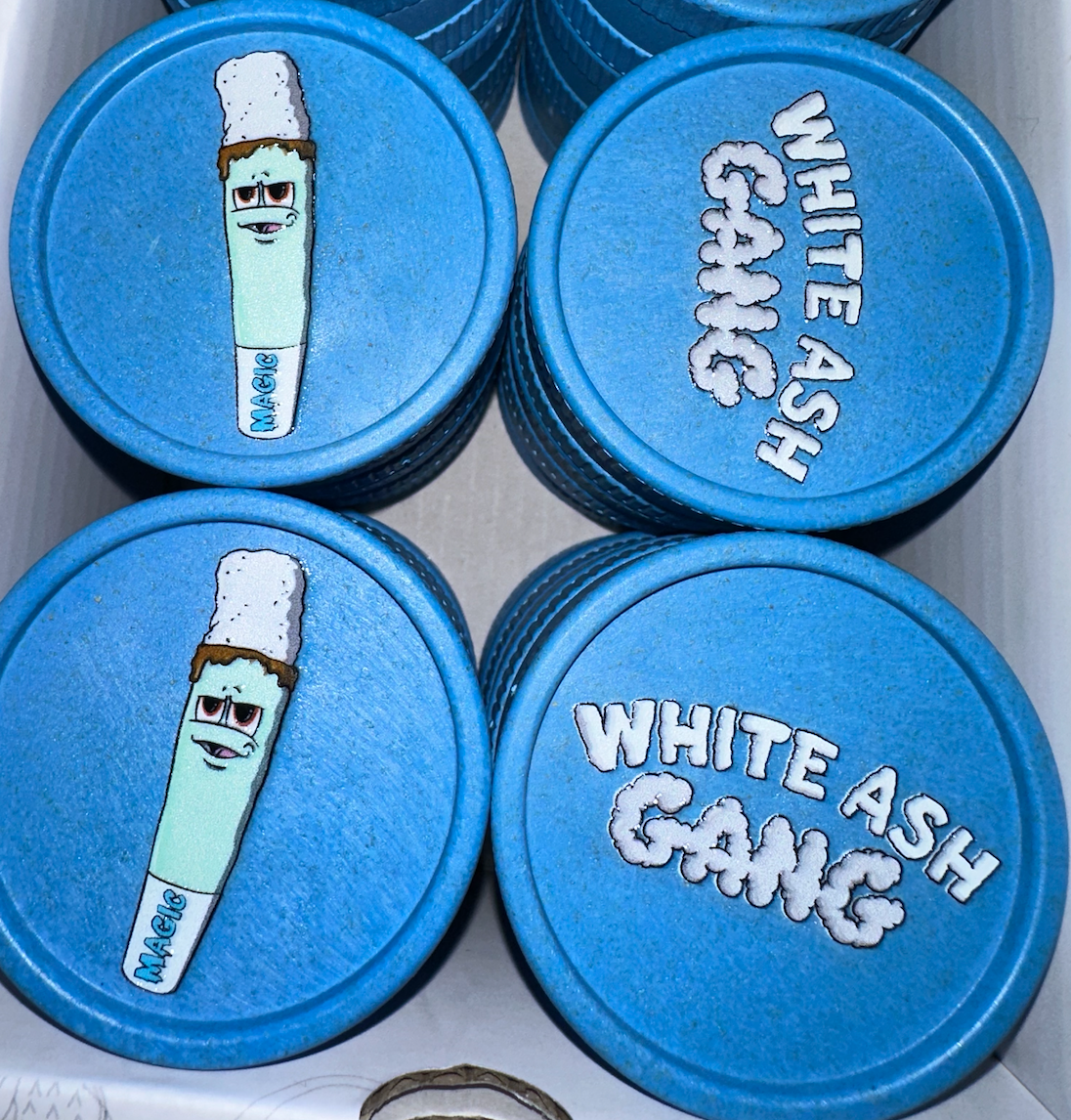 Magic King Grinder Chanvre Bleu - White Ash Gang (2pièces)