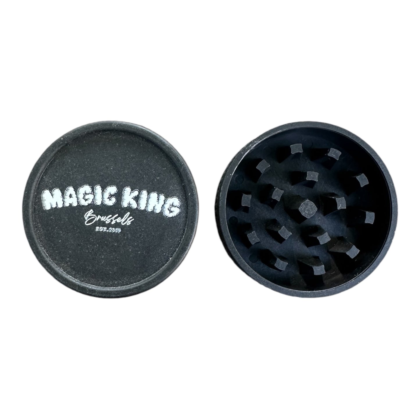 Magic King Grinder Chanvre Noir - MK Brussels "Since 2019" (2pièces)