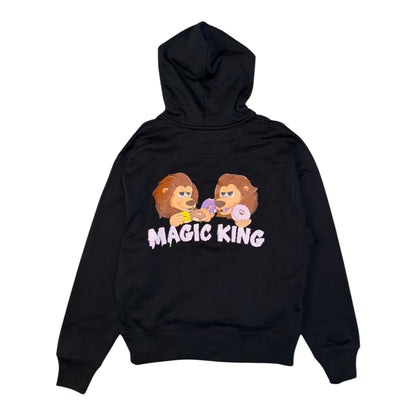 Hoodie oversize premium noir Magic King 5e anniversaire avec logo MK brodé sur le devant et logo des Lions Magic King dans le dos